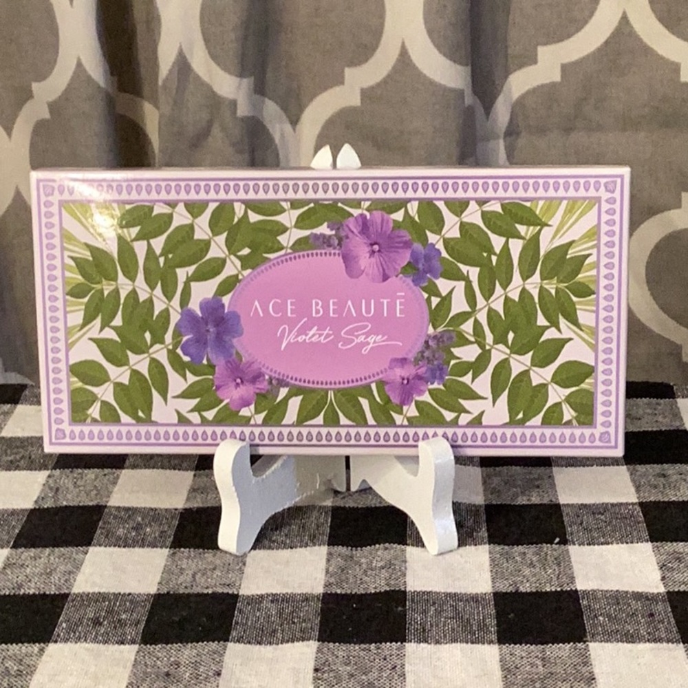 Ace Beaute Violet Sage palette